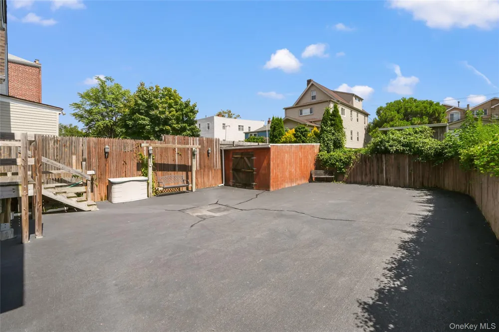 816 Throggs Neck Expressway Bronx, NY 10465