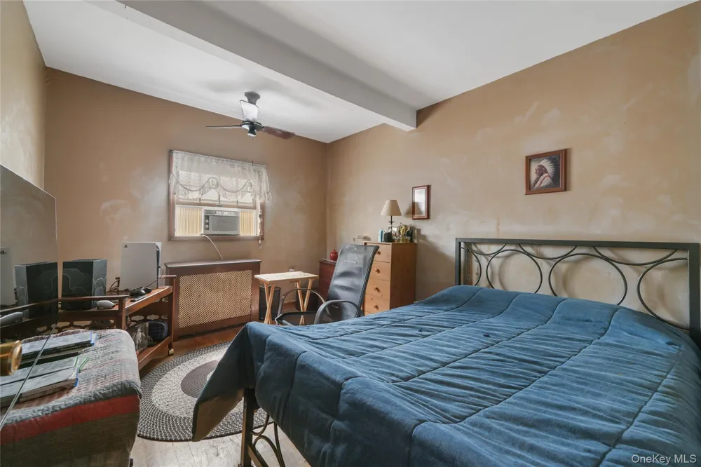 816 Throggs Neck Expressway Bronx, NY 10465