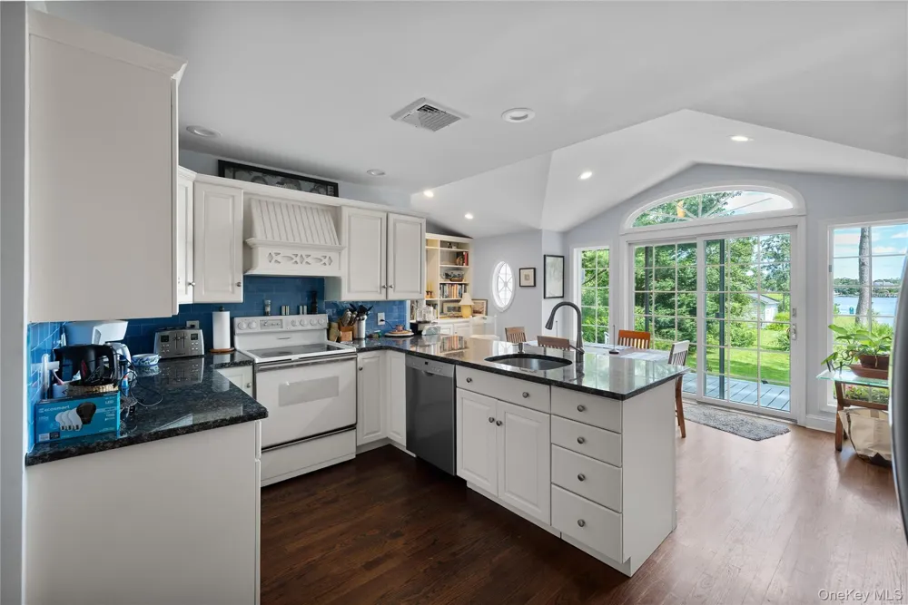 279 Great River Road Great River, NY 11739