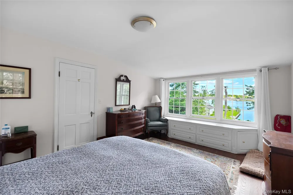 279 Great River Road Great River, NY 11739