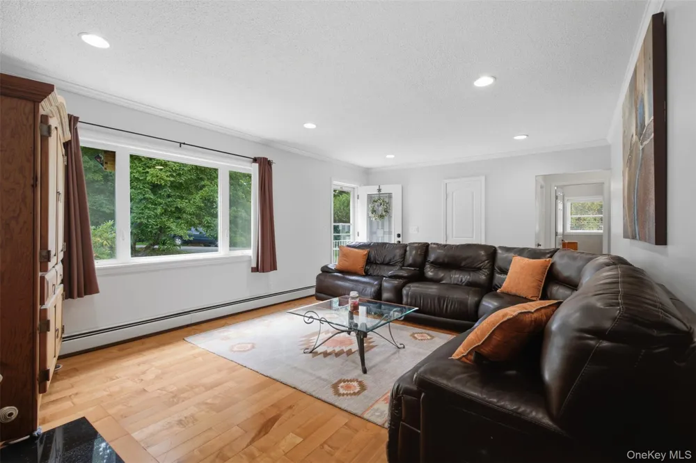 8 Arbutus Street Putnam Valley, NY 10579