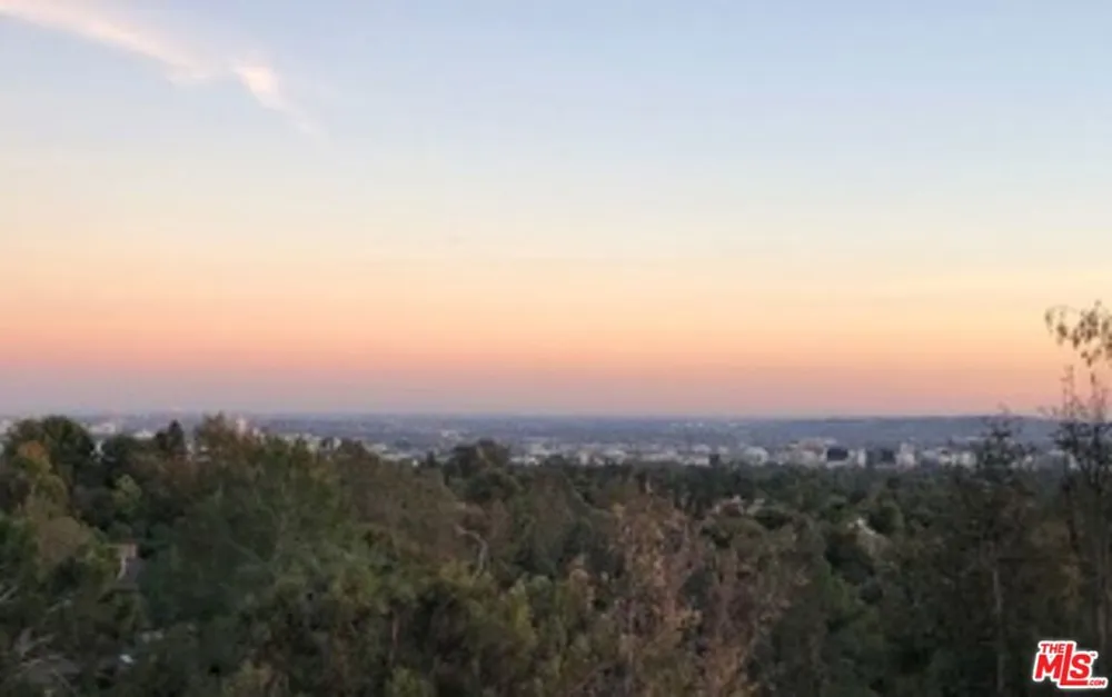 9926 Beverly Grove Drive Los Angeles, CA 90210