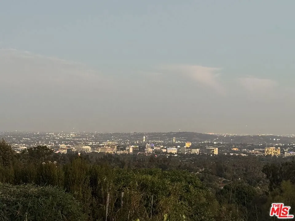 9926 Beverly Grove Drive Los Angeles, CA 90210