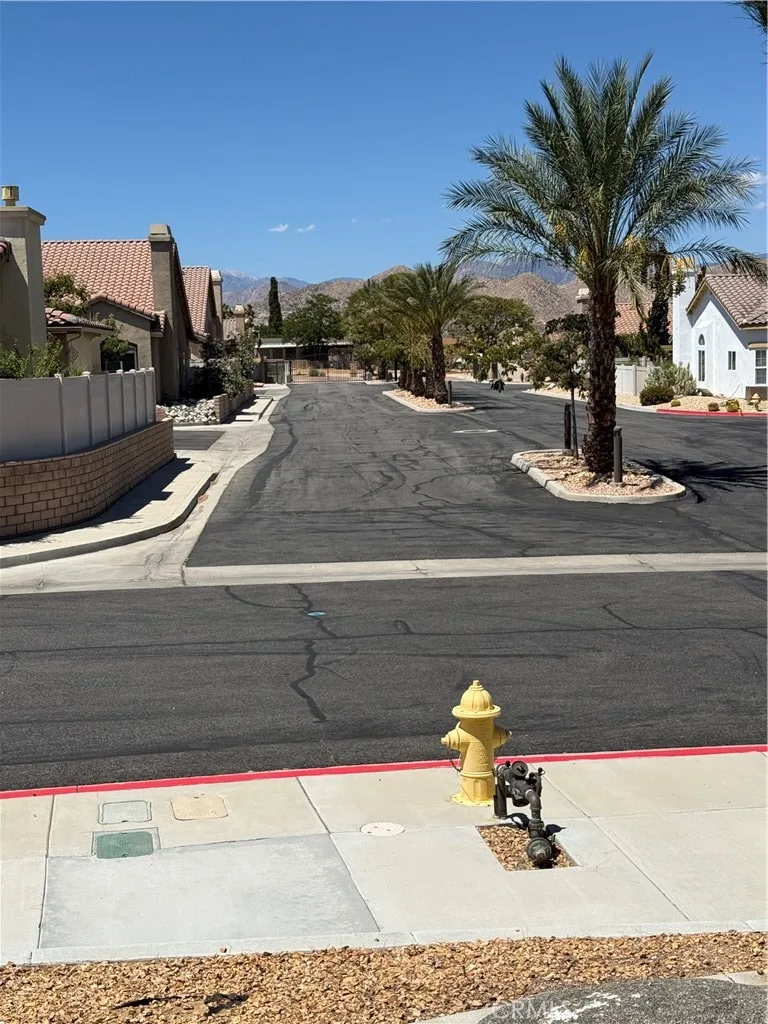 7426 Via Real Yucca Valley, CA 92284