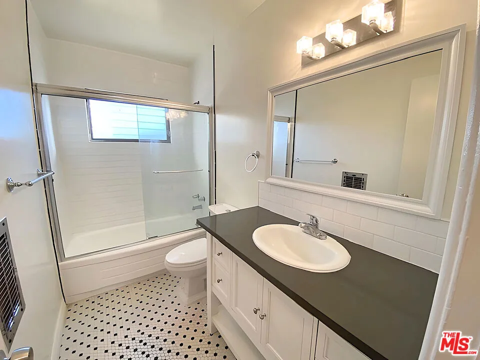 1026 Genesee Avenue #9 Los Angeles, CA 90048