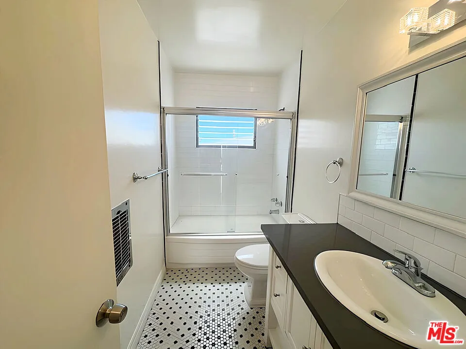 1026 Genesee Avenue #9 Los Angeles, CA 90048