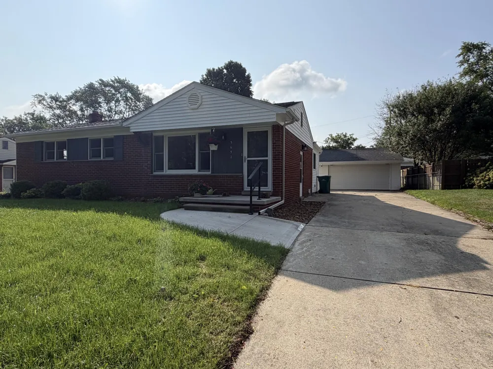 3652 Inverness Street Dexter, MI 48130