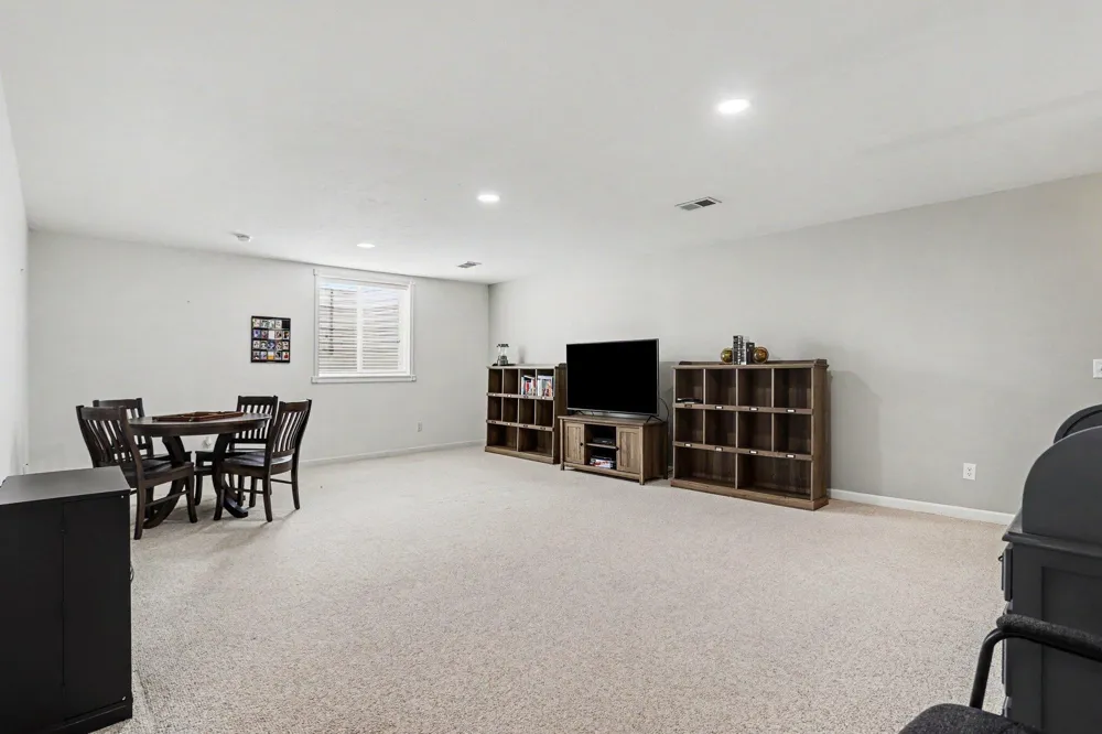 4344 Sweet Cherry Lane Kalamazoo, MI 49004