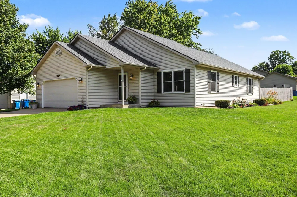 4344 Sweet Cherry Lane Kalamazoo, MI 49004