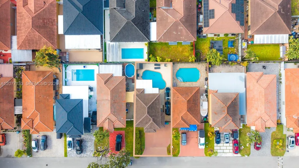 8126 NW 199th Ter Hialeah, FL 33015