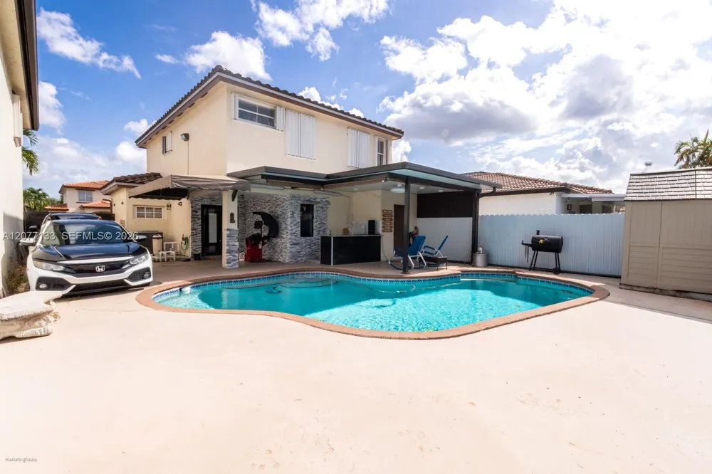8126 NW 199th Ter Hialeah, FL 33015