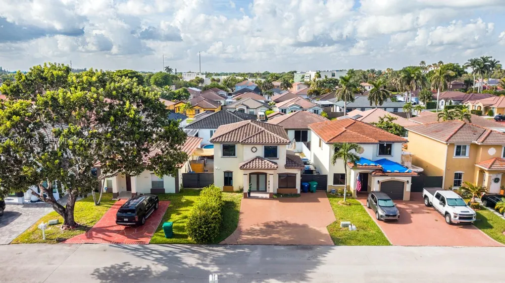 8126 NW 199th Ter Hialeah, FL 33015