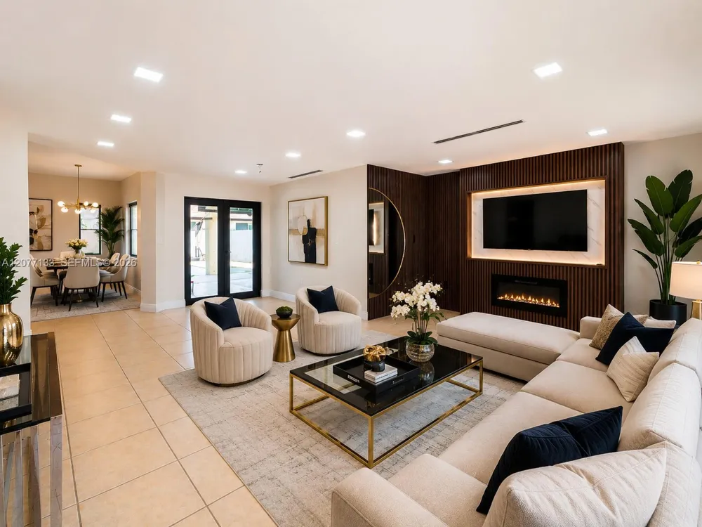 8126 NW 199th Ter Hialeah, FL 33015