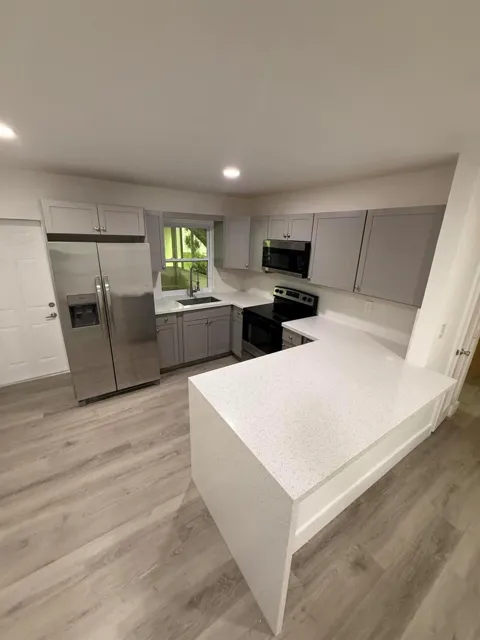 1005 SW 3RD WAY