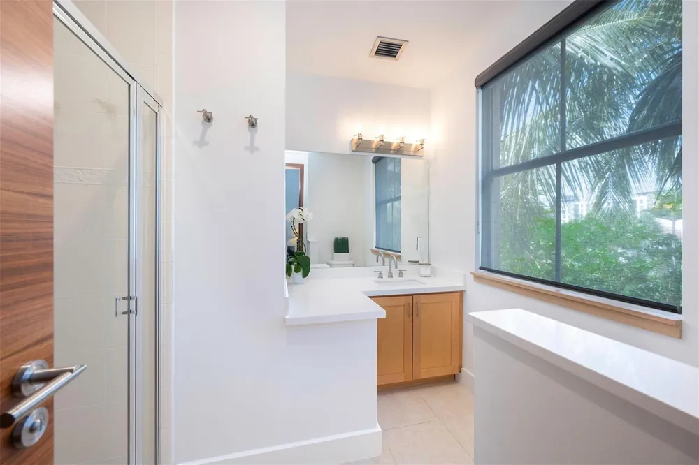 540 NE 7TH AVENUE #1 Fort Lauderdale, FL 33301