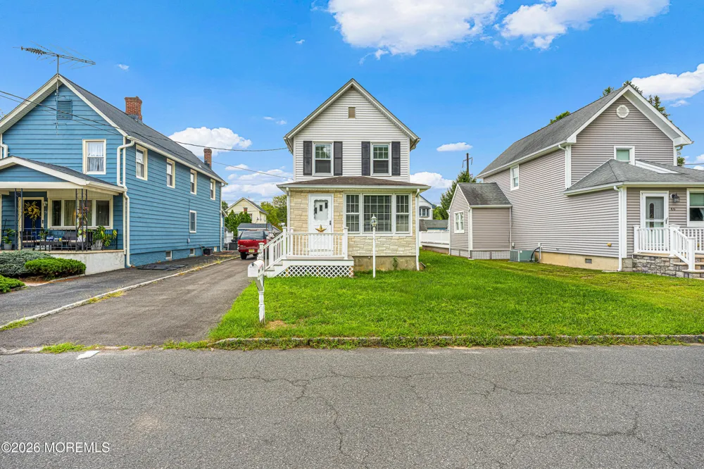 44 John Street Helmetta, NJ 08828