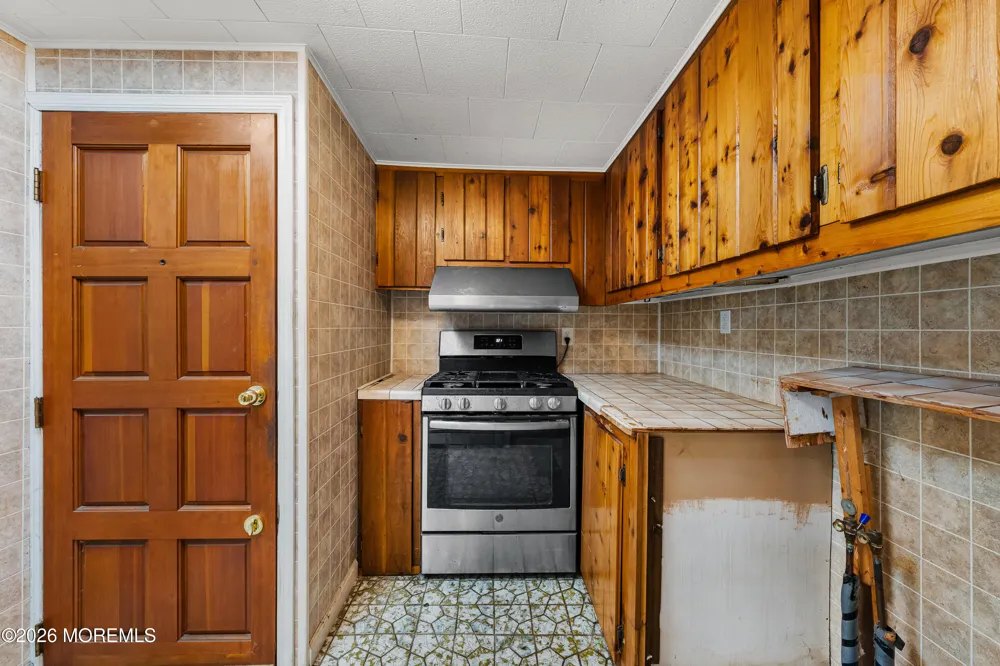 44 John Street Helmetta, NJ 08828