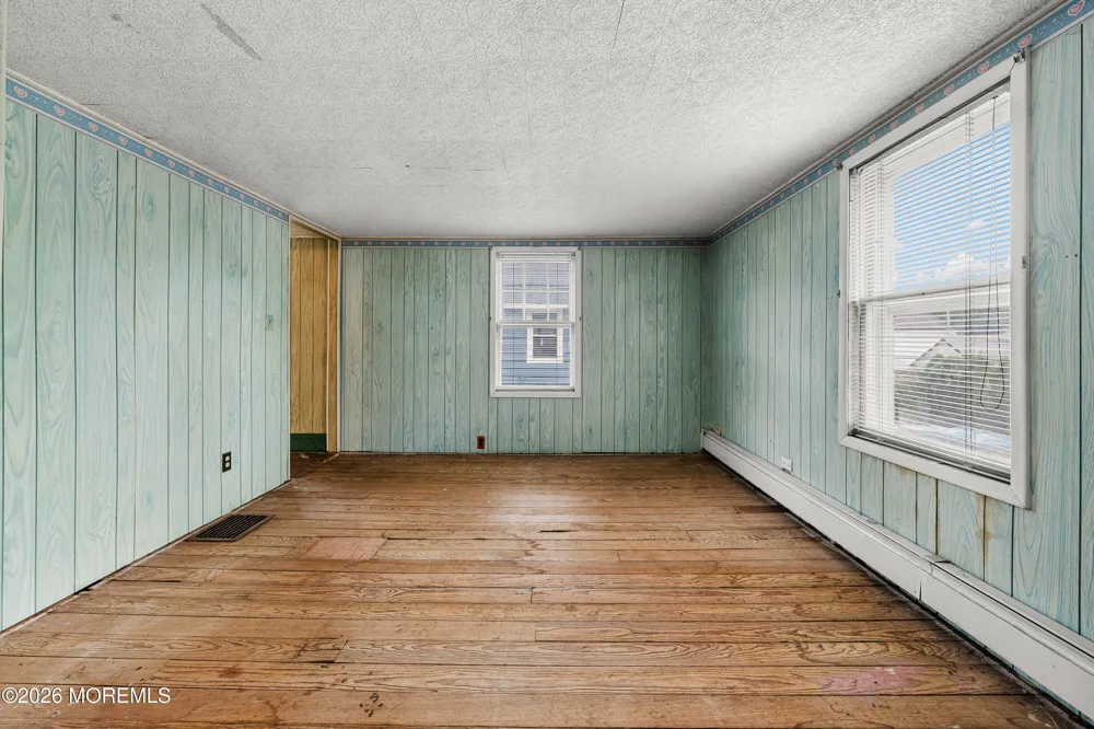 44 John Street Helmetta, NJ 08828