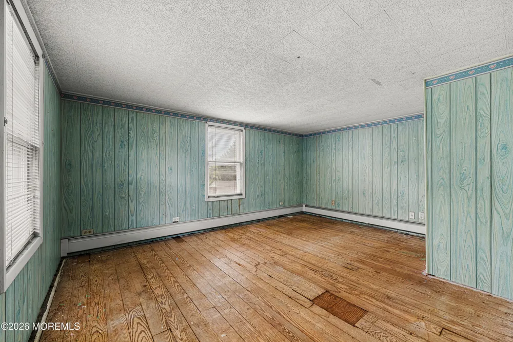 44 John Street Helmetta, NJ 08828