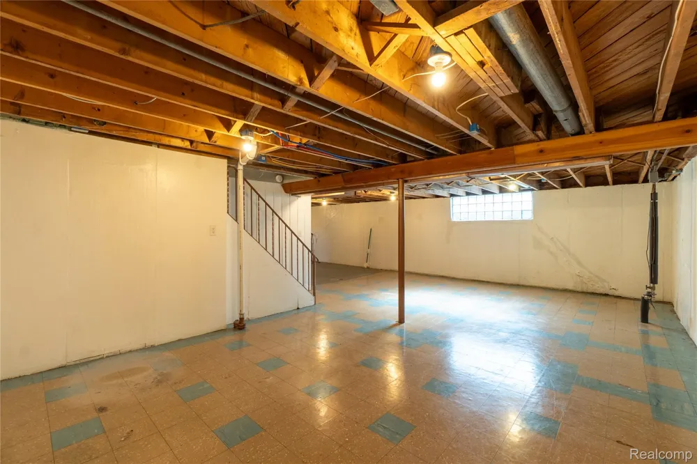 21512 Briarcliff Street St Clair Shores City, MI 48082