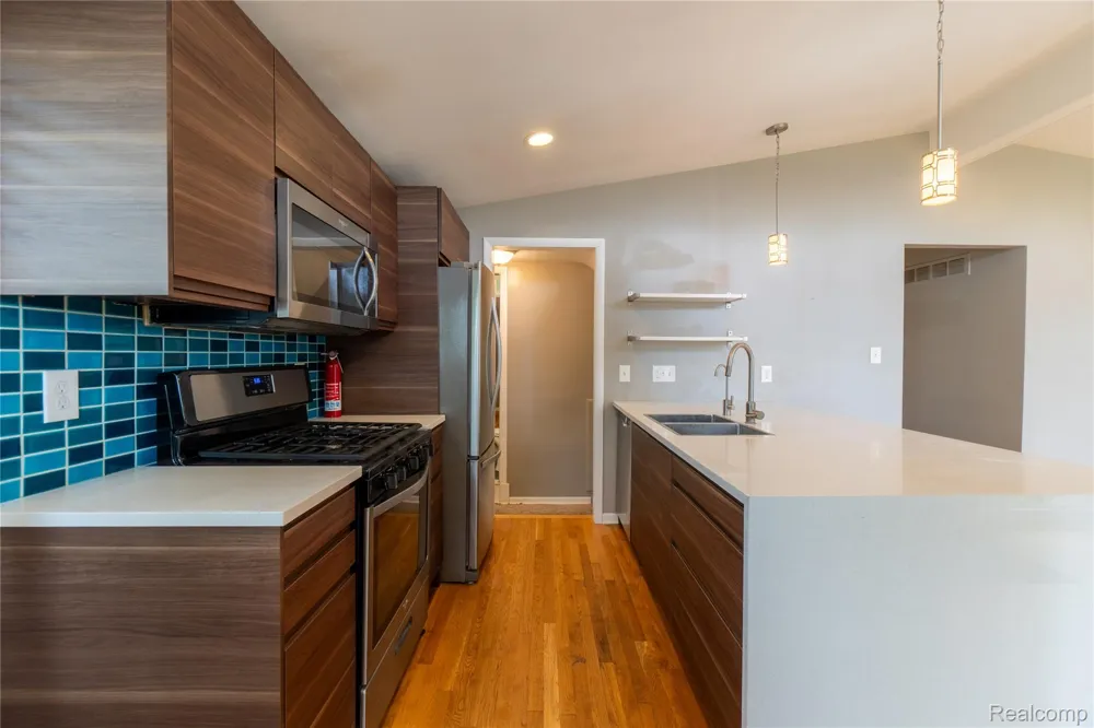21512 Briarcliff Street St Clair Shores City, MI 48082