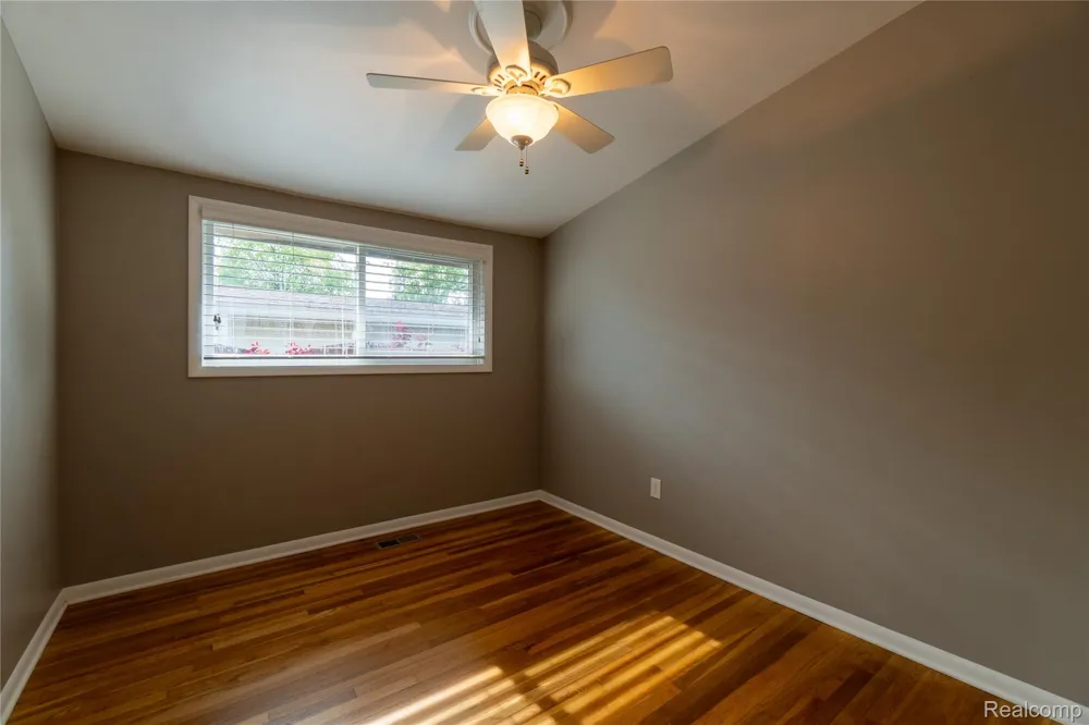 21512 Briarcliff Street St Clair Shores City, MI 48082