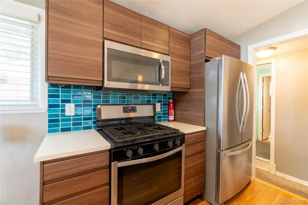21512 Briarcliff Street St Clair Shores City, MI 48082