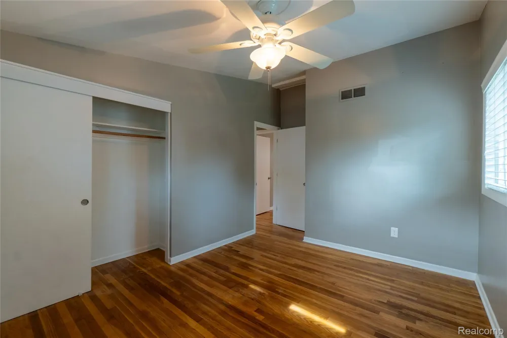 21512 Briarcliff Street St Clair Shores City, MI 48082