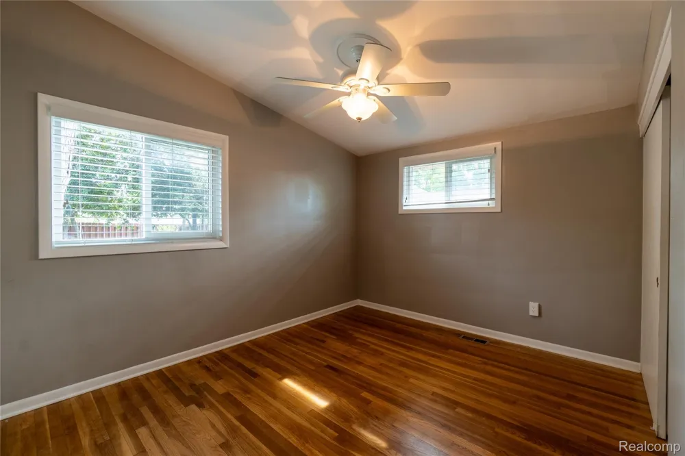 21512 Briarcliff Street St Clair Shores City, MI 48082