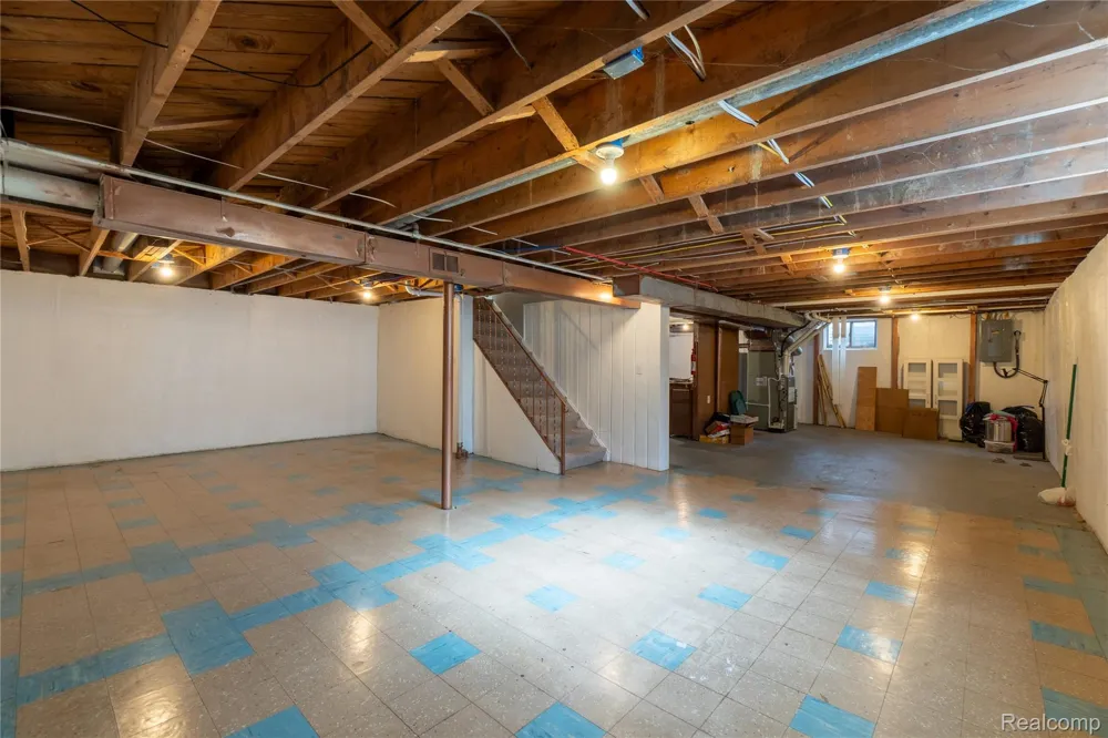 21512 Briarcliff Street St Clair Shores City, MI 48082