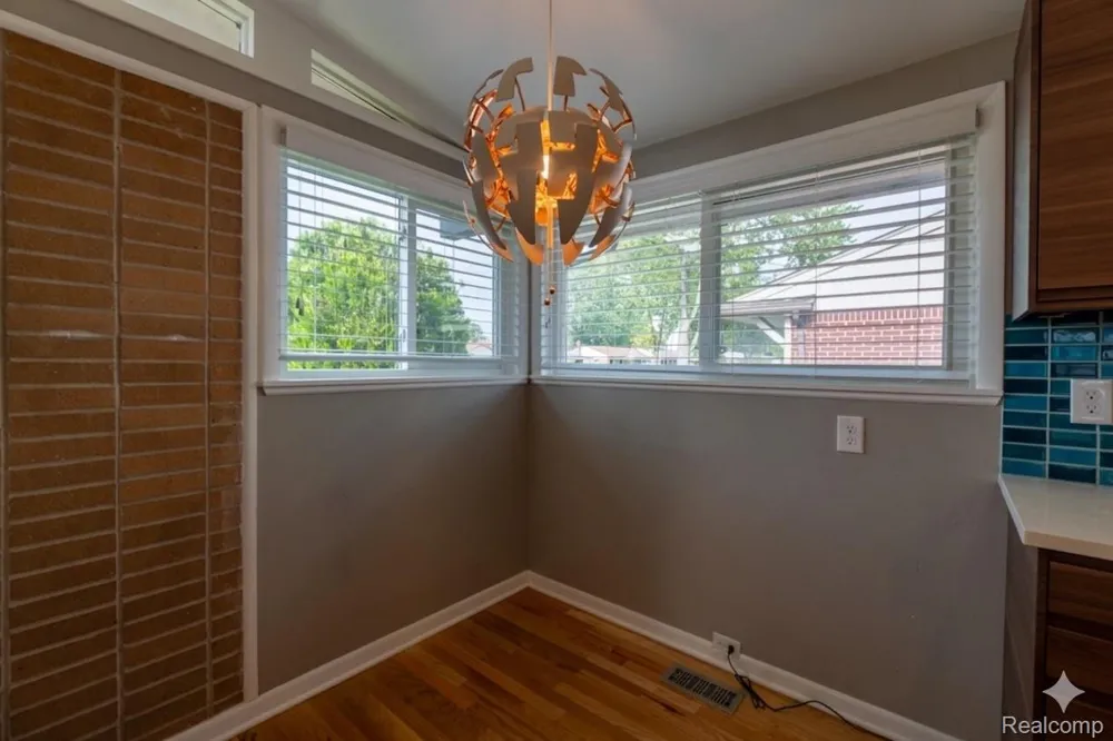 21512 Briarcliff Street St Clair Shores City, MI 48082