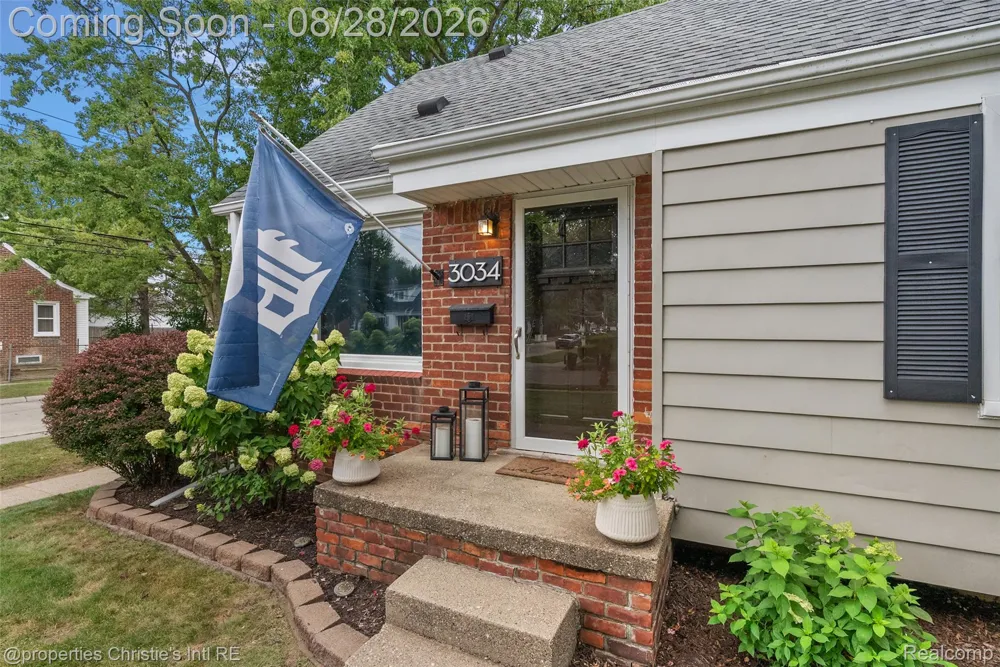 3034 Ferris Avenue Royal Oak City, MI 48073