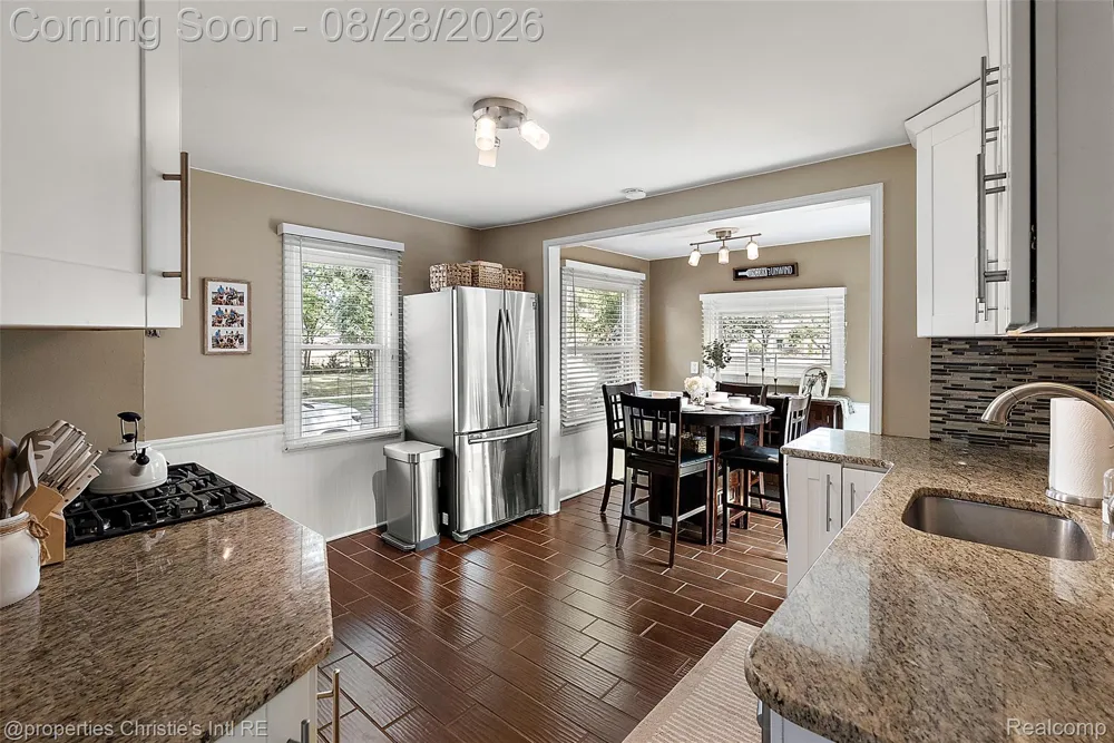 3034 Ferris Avenue Royal Oak City, MI 48073