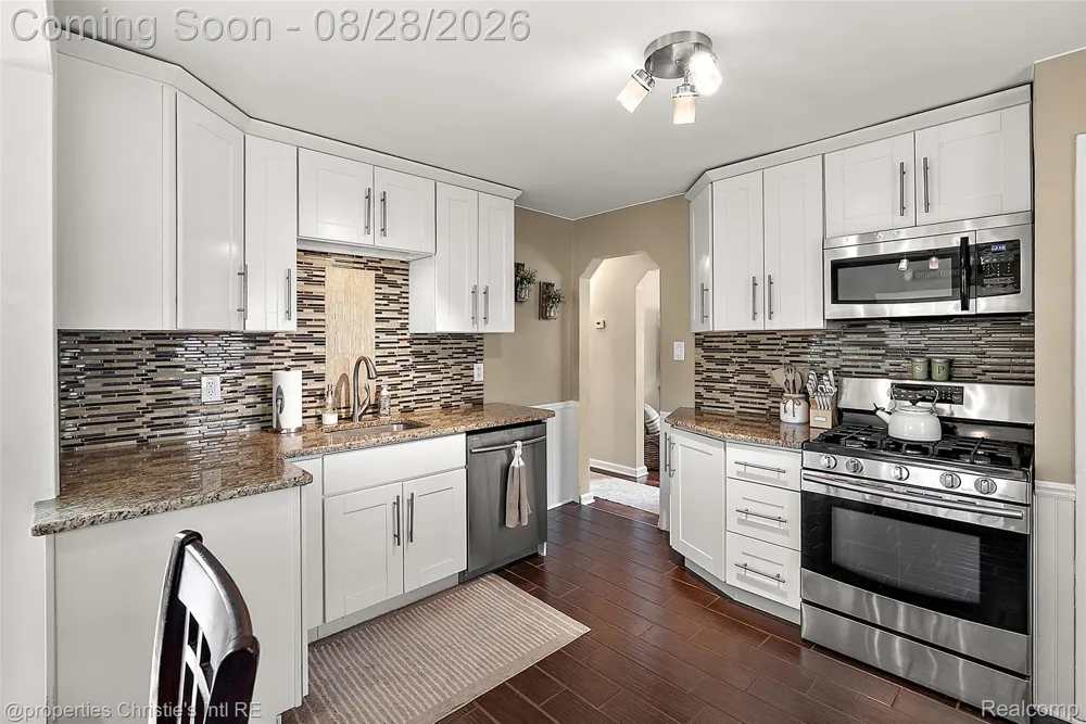3034 Ferris Avenue Royal Oak City, MI 48073