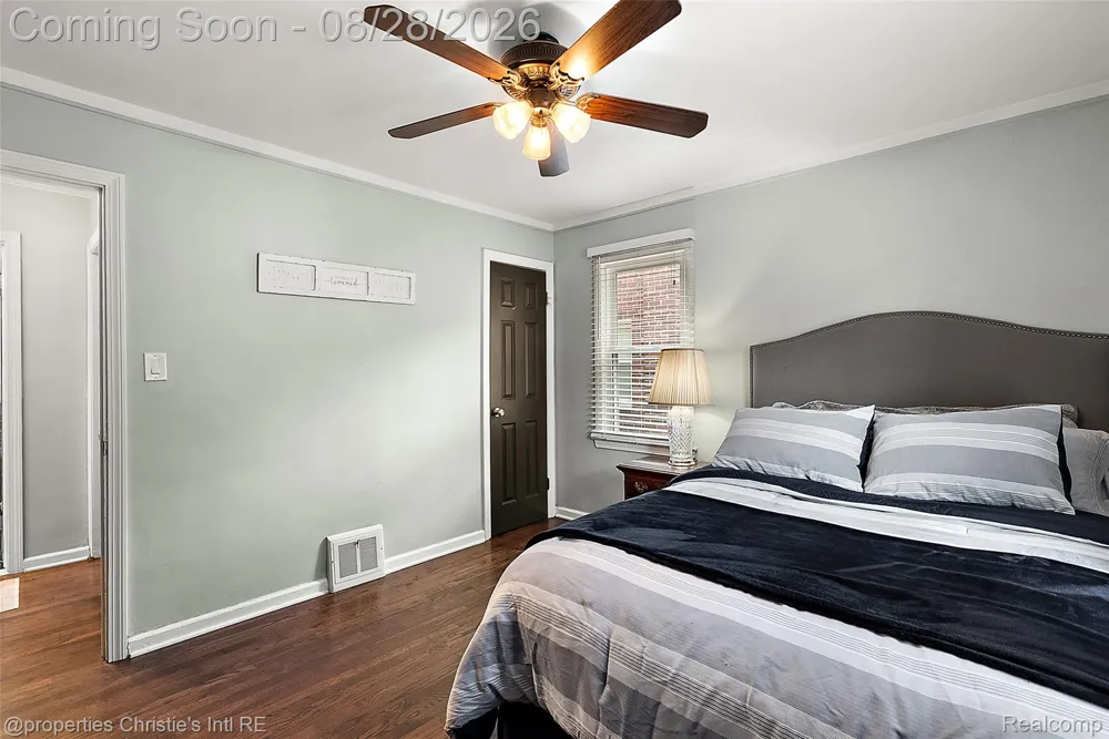 3034 Ferris Avenue Royal Oak City, MI 48073