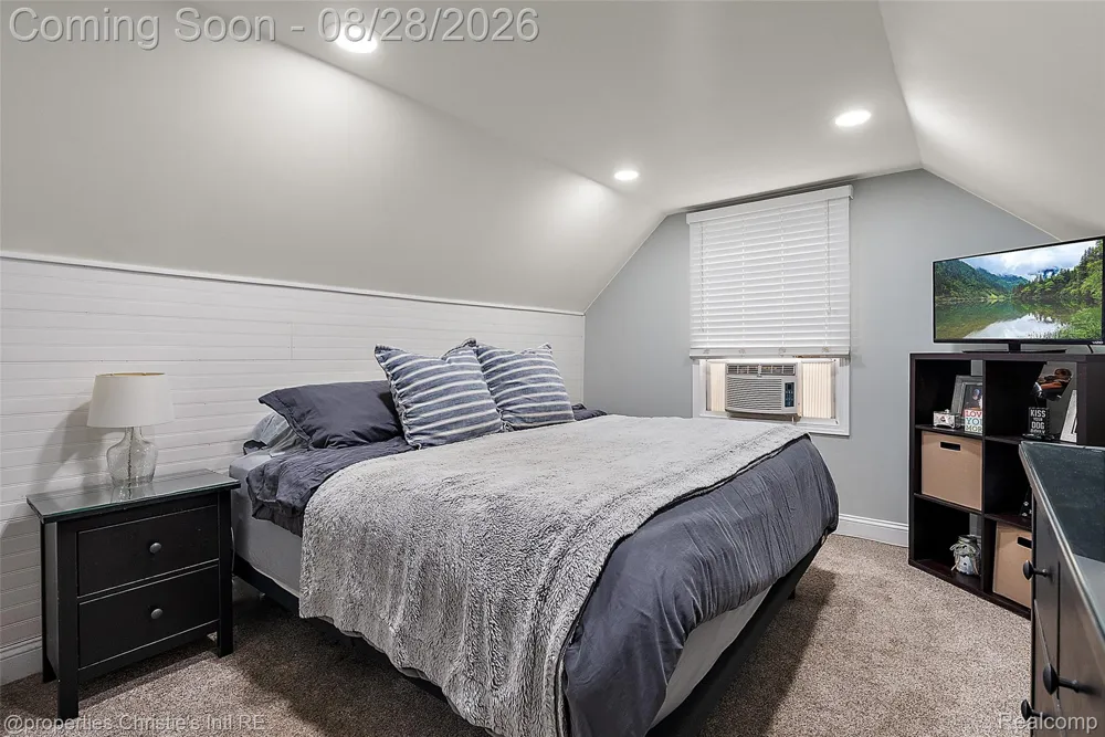 3034 Ferris Avenue Royal Oak City, MI 48073