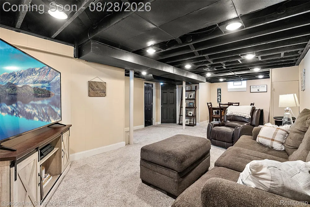 3034 Ferris Avenue Royal Oak City, MI 48073