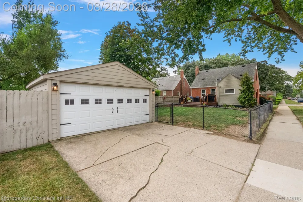 3034 Ferris Avenue Royal Oak City, MI 48073