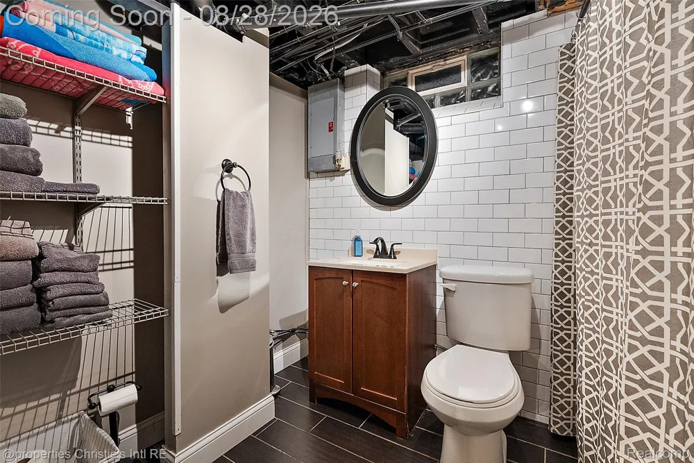 3034 Ferris Avenue Royal Oak City, MI 48073