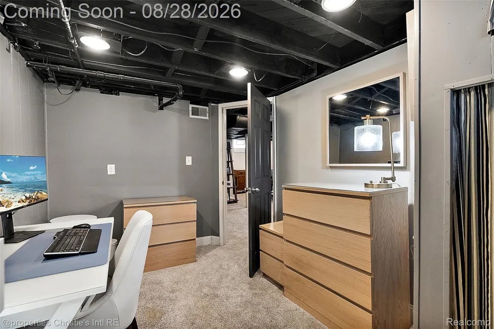 3034 Ferris Avenue Royal Oak City, MI 48073