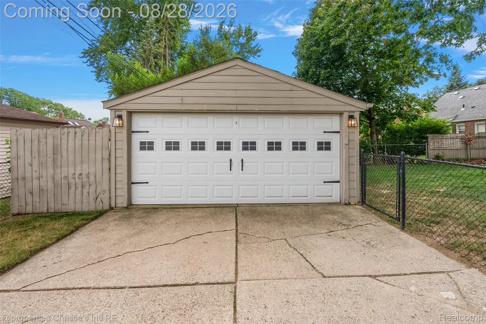 3034 Ferris Avenue Royal Oak City, MI 48073