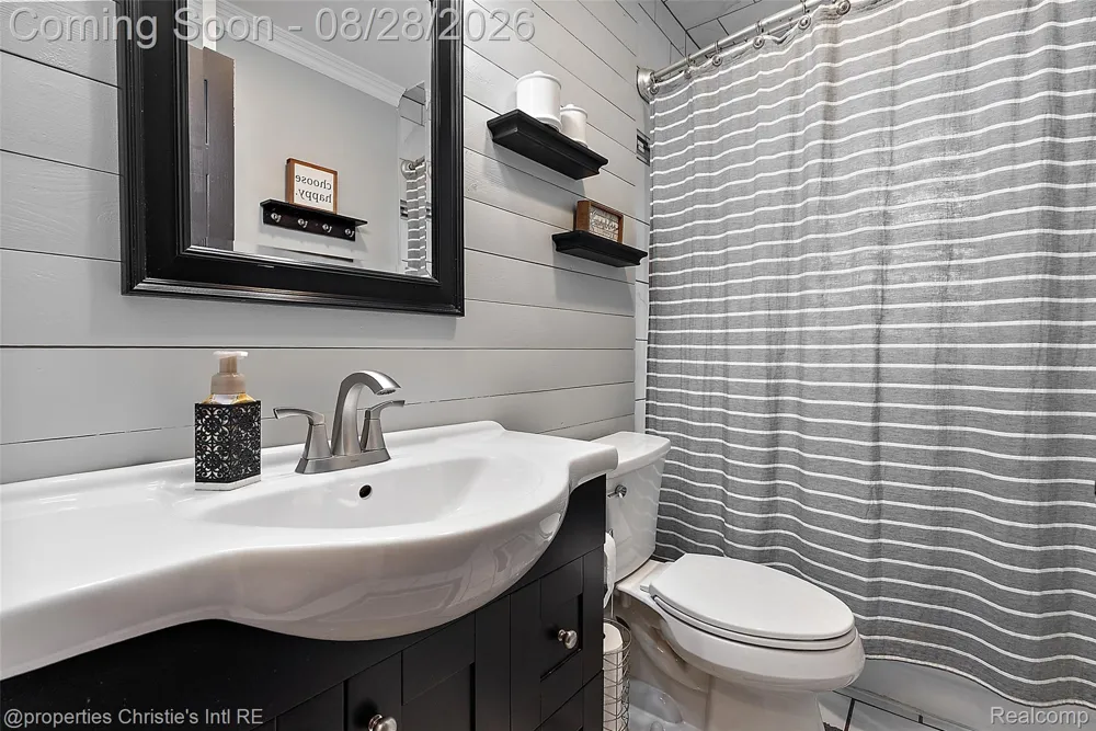 3034 Ferris Avenue Royal Oak City, MI 48073