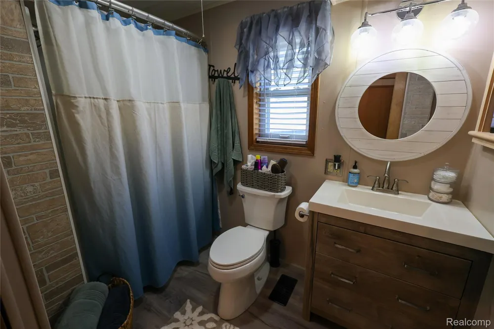178 Maple Run Ln Mason City, MI 48854