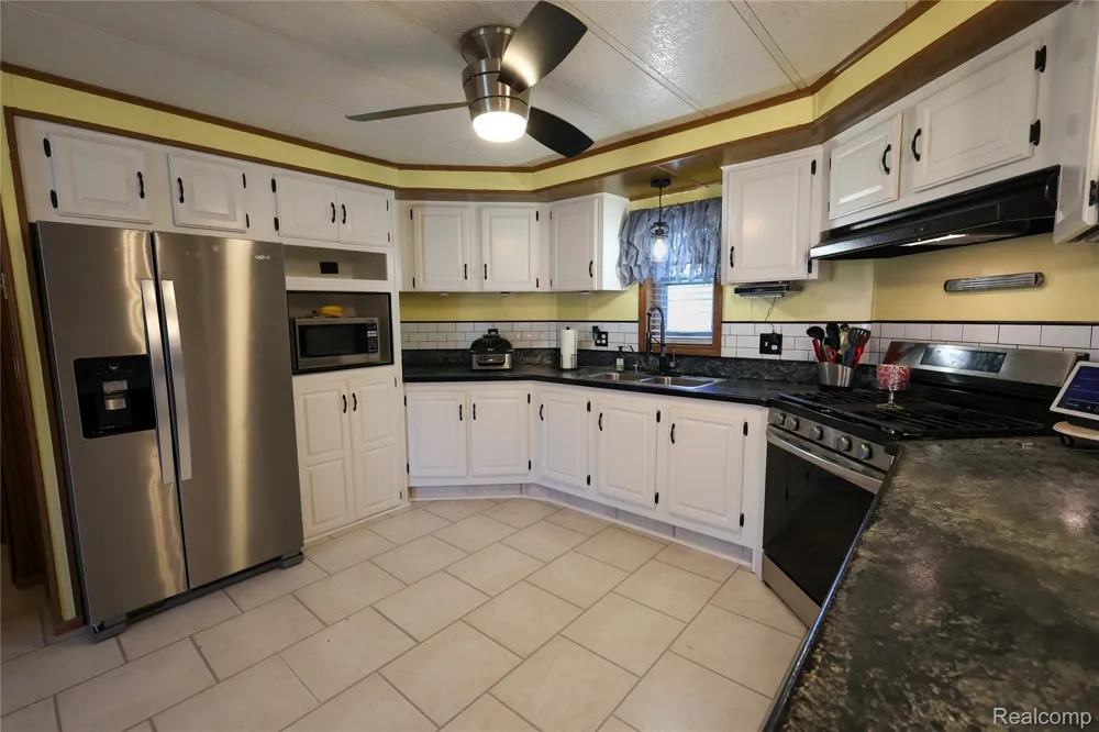178 Maple Run Ln Mason City, MI 48854
