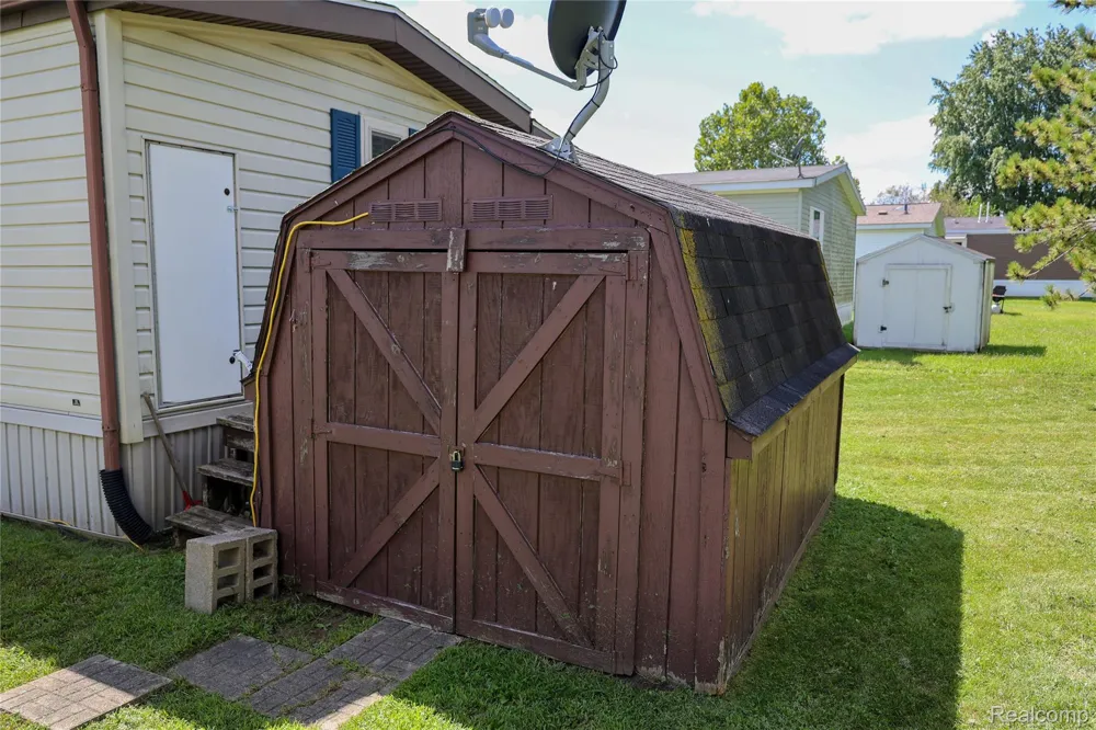178 Maple Run Ln Mason City, MI 48854