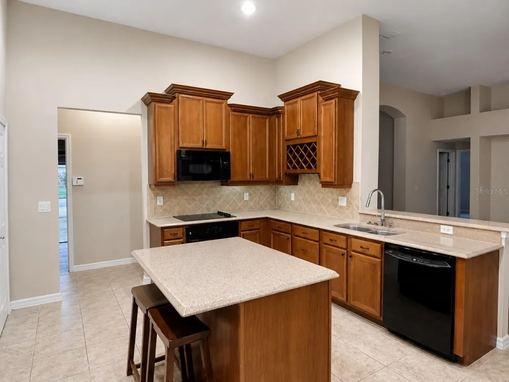 105 E BLUE WATER EDGE DRIVE Eustis, FL 32736