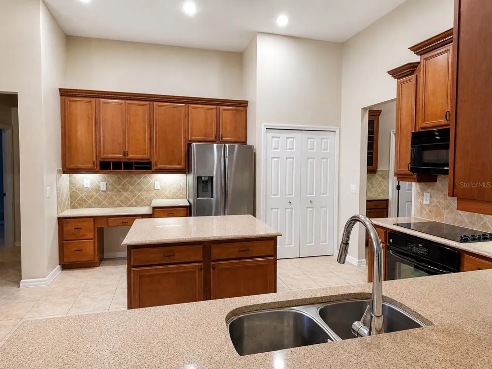 105 E BLUE WATER EDGE DRIVE Eustis, FL 32736
