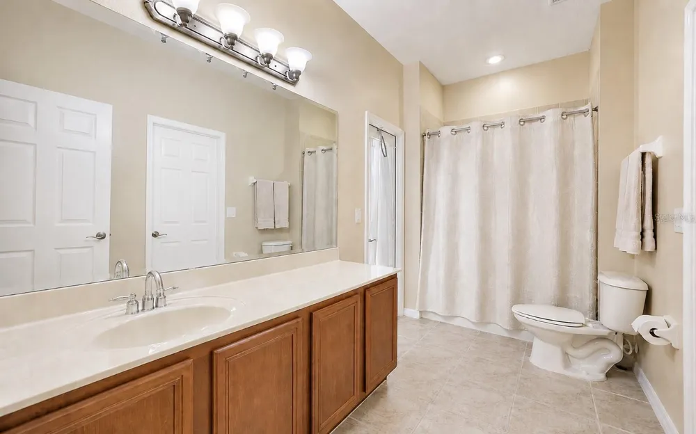 105 E BLUE WATER EDGE DRIVE Eustis, FL 32736
