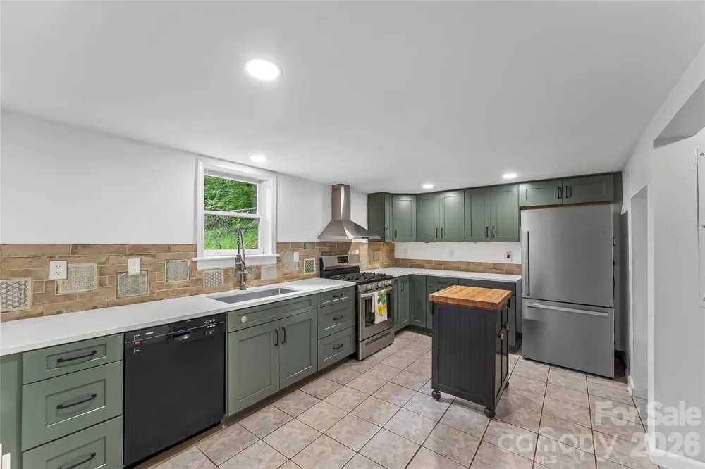 141 Silversteen Drive Brevard, NC 28712