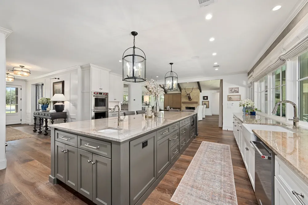 900 Rivercliff Drive Spicewood, TX 78669